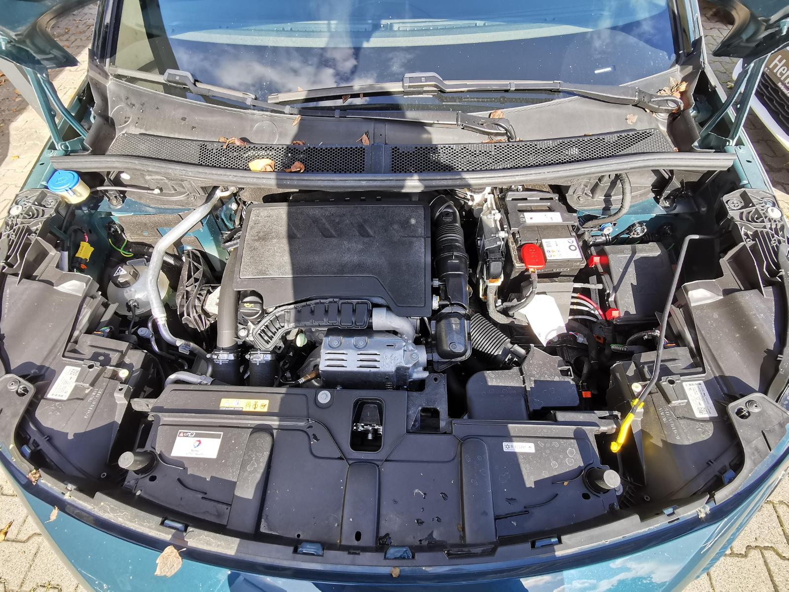 Fahrzeugabbildung Peugeot 3008 1.2 PureTech 130, Allure Pack