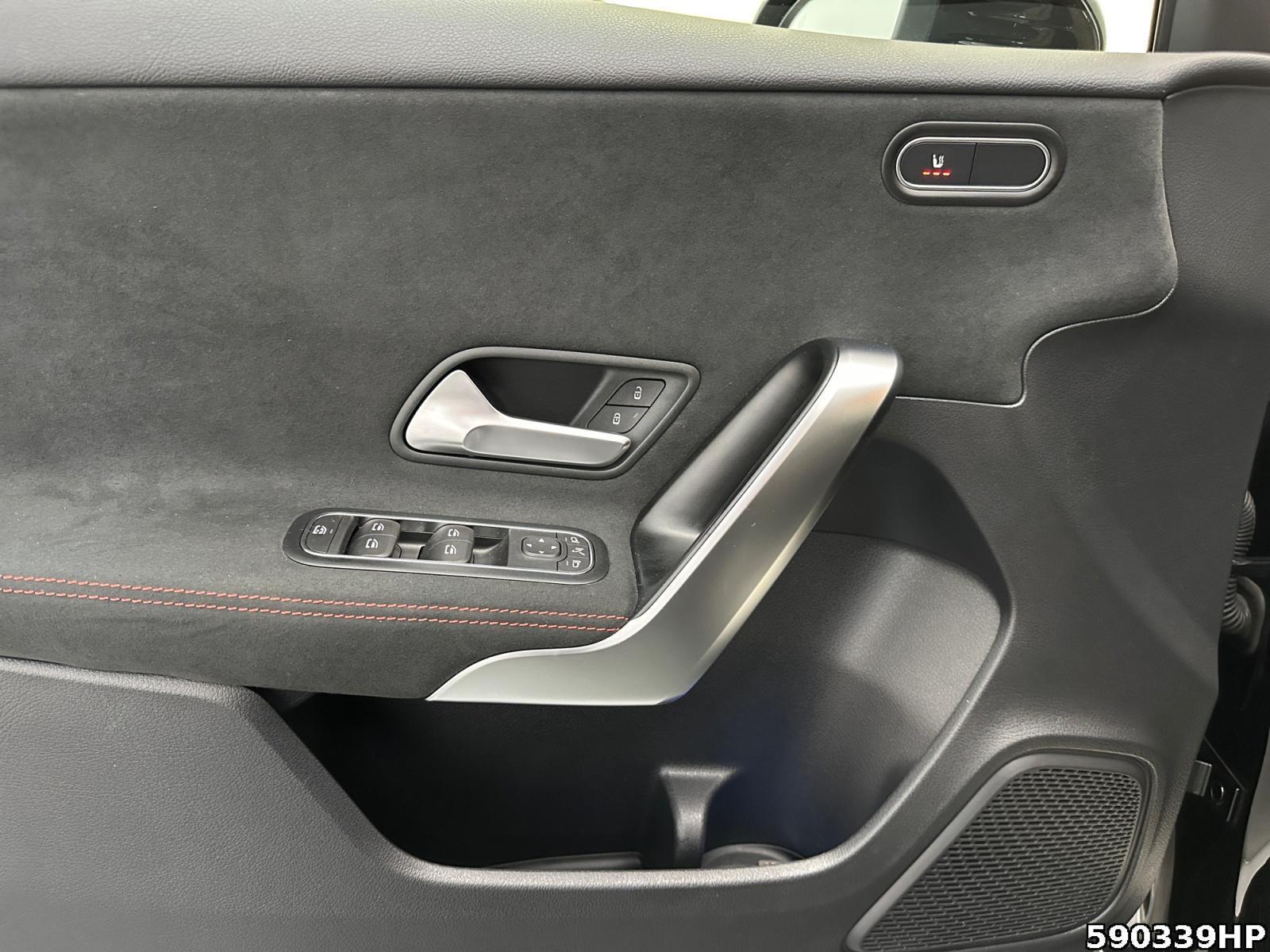 Fahrzeugabbildung Mercedes-Benz A 200 AMG Line DISTRONIC KEYLESS-GO Anhängevorr.
