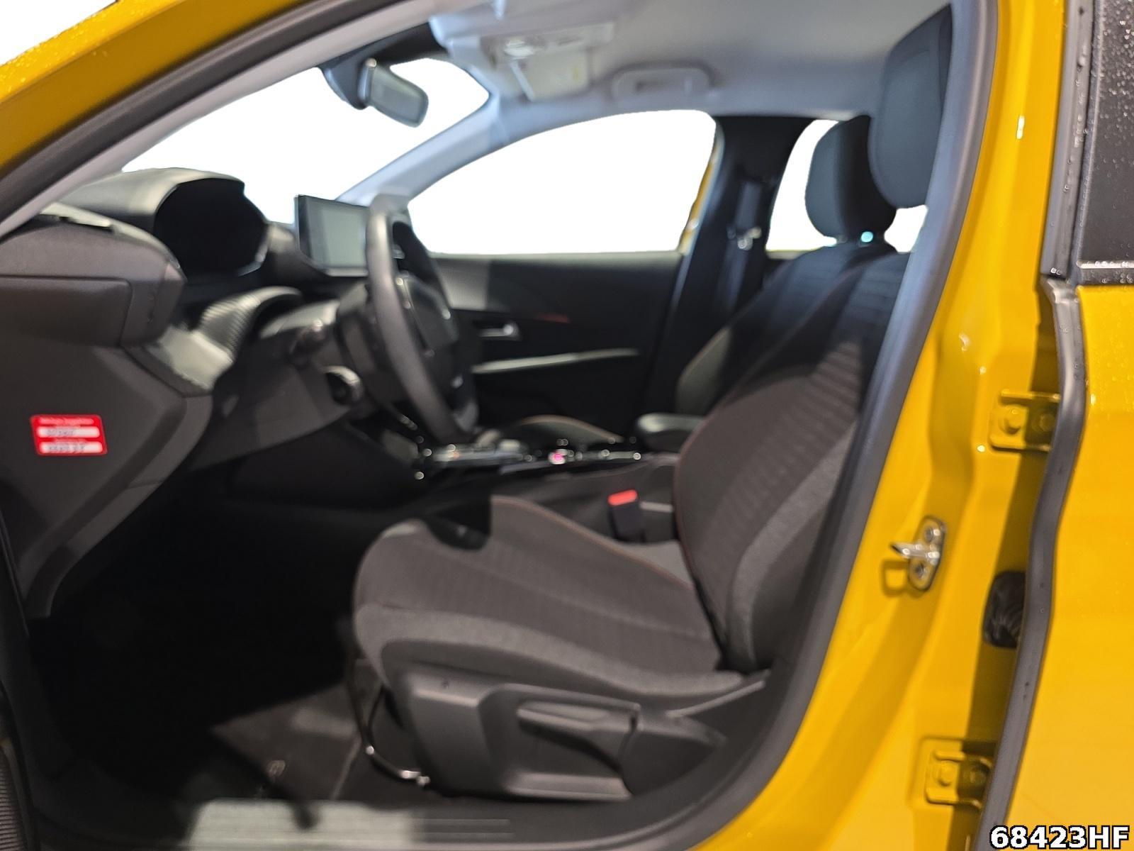 Fahrzeugabbildung Peugeot 208 Active +SHZ+CARPLAY+WÄRMEPUMPE+NAVI+