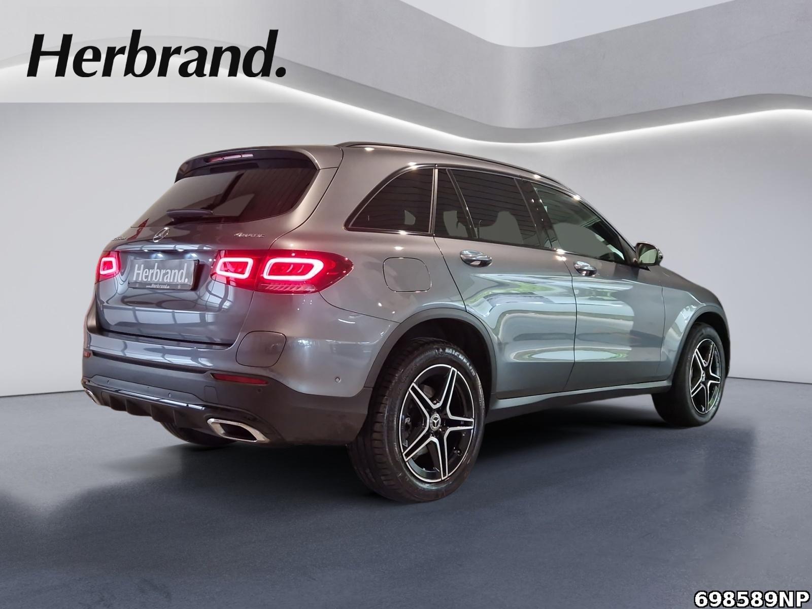 Fahrzeugabbildung Mercedes-Benz GLC 300 de 4M AMG Panorama Ambiente Kamera LED