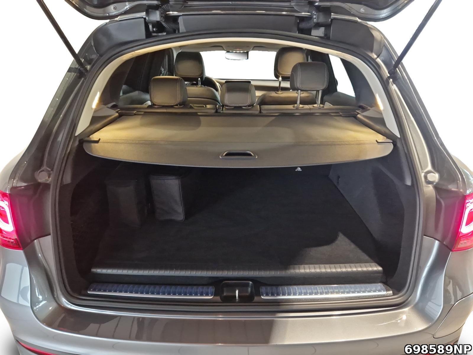 Fahrzeugabbildung Mercedes-Benz GLC 300 de 4M AMG Panorama Ambiente Kamera LED