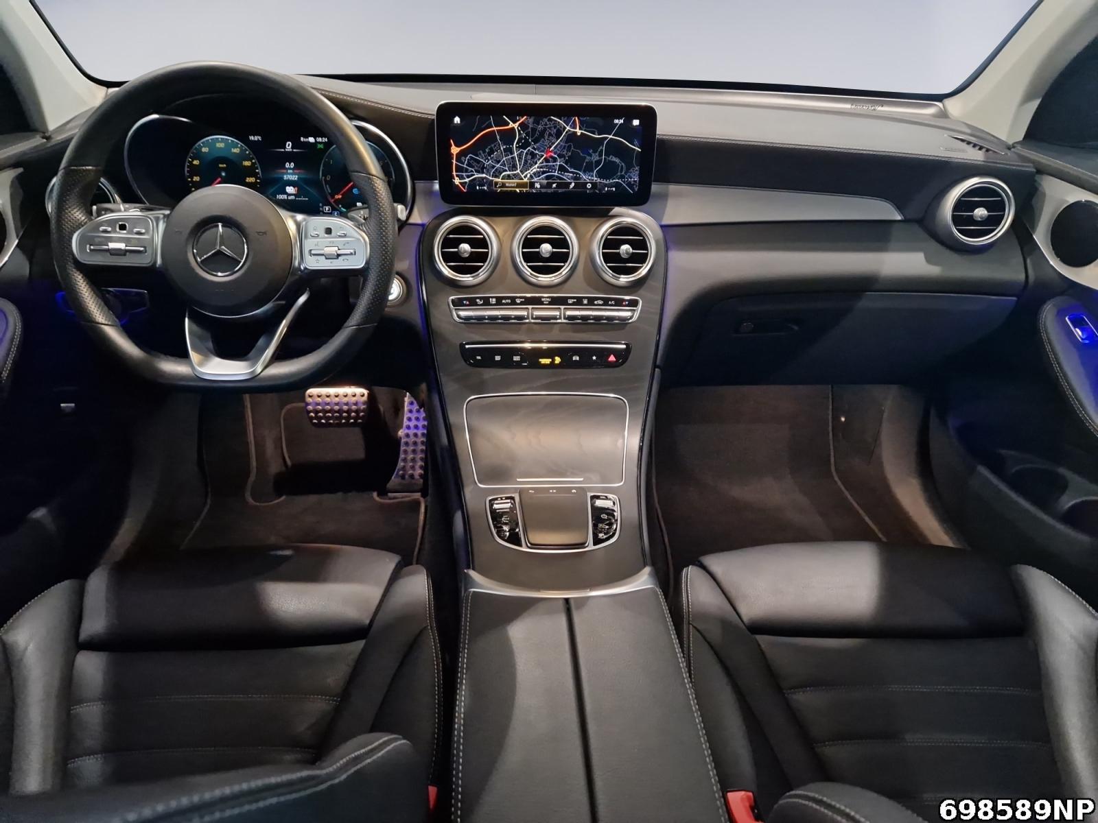 Fahrzeugabbildung Mercedes-Benz GLC 300 de 4M AMG Panorama Ambiente Kamera LED