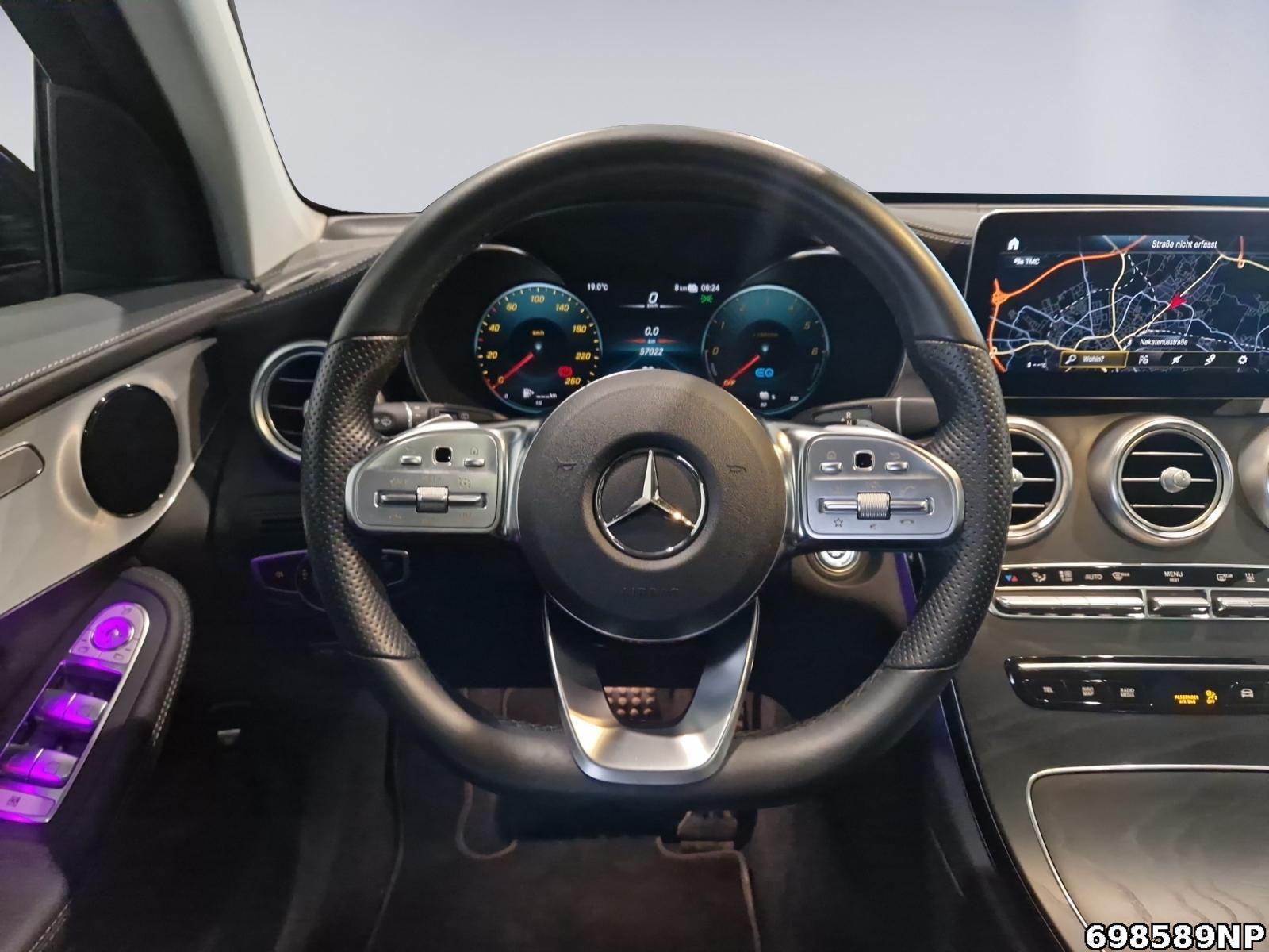 Fahrzeugabbildung Mercedes-Benz GLC 300 de 4M AMG Panorama Ambiente Kamera LED