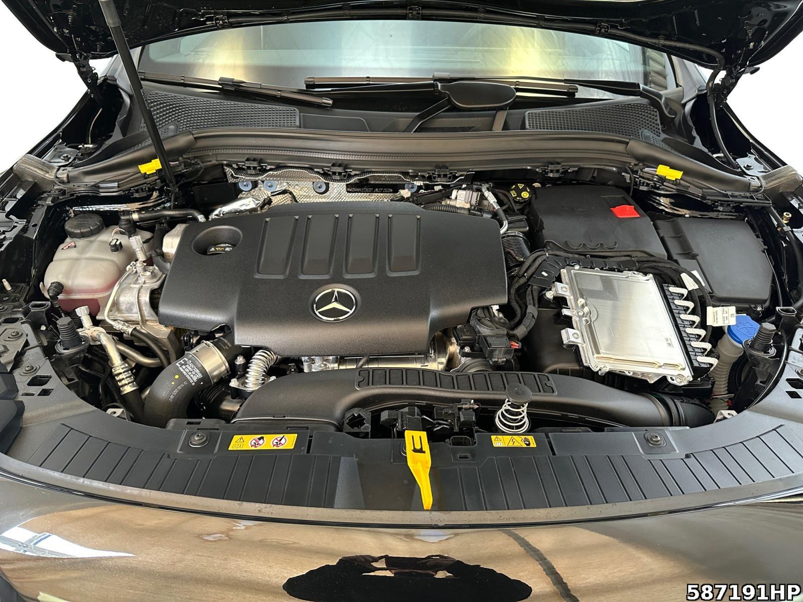 Fahrzeugabbildung Mercedes-Benz GLA 200 d +SPECIAL-EDITION+PANO+DISTRONIC+AHK+