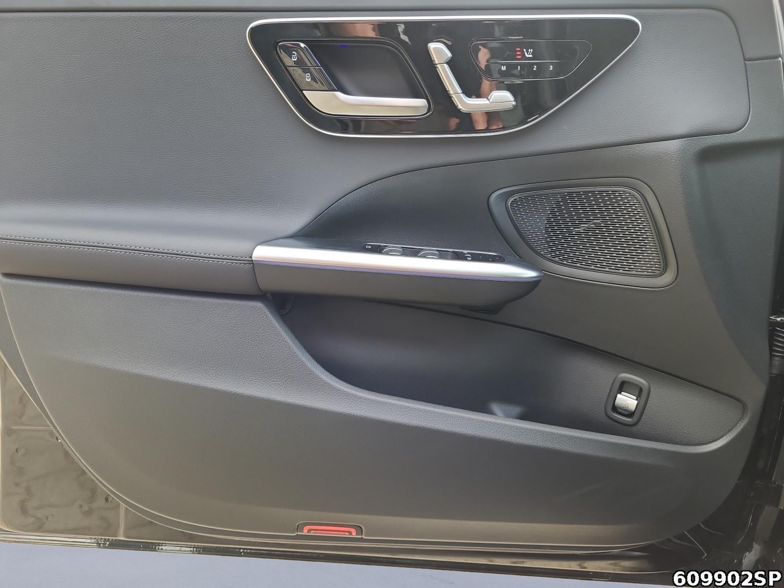 Fahrzeugabbildung Mercedes-Benz C 220 T d AMG Pano AHK Night Memory Lenkradhzg.