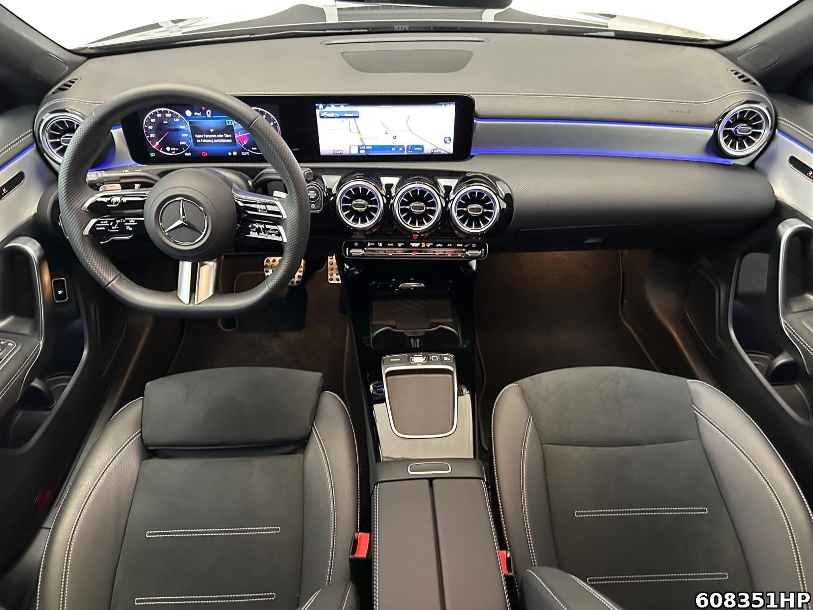 Fahrzeugabbildung Mercedes-Benz CLA 200 AMG DISTRONIC Night-Paket Rückfahrkamera