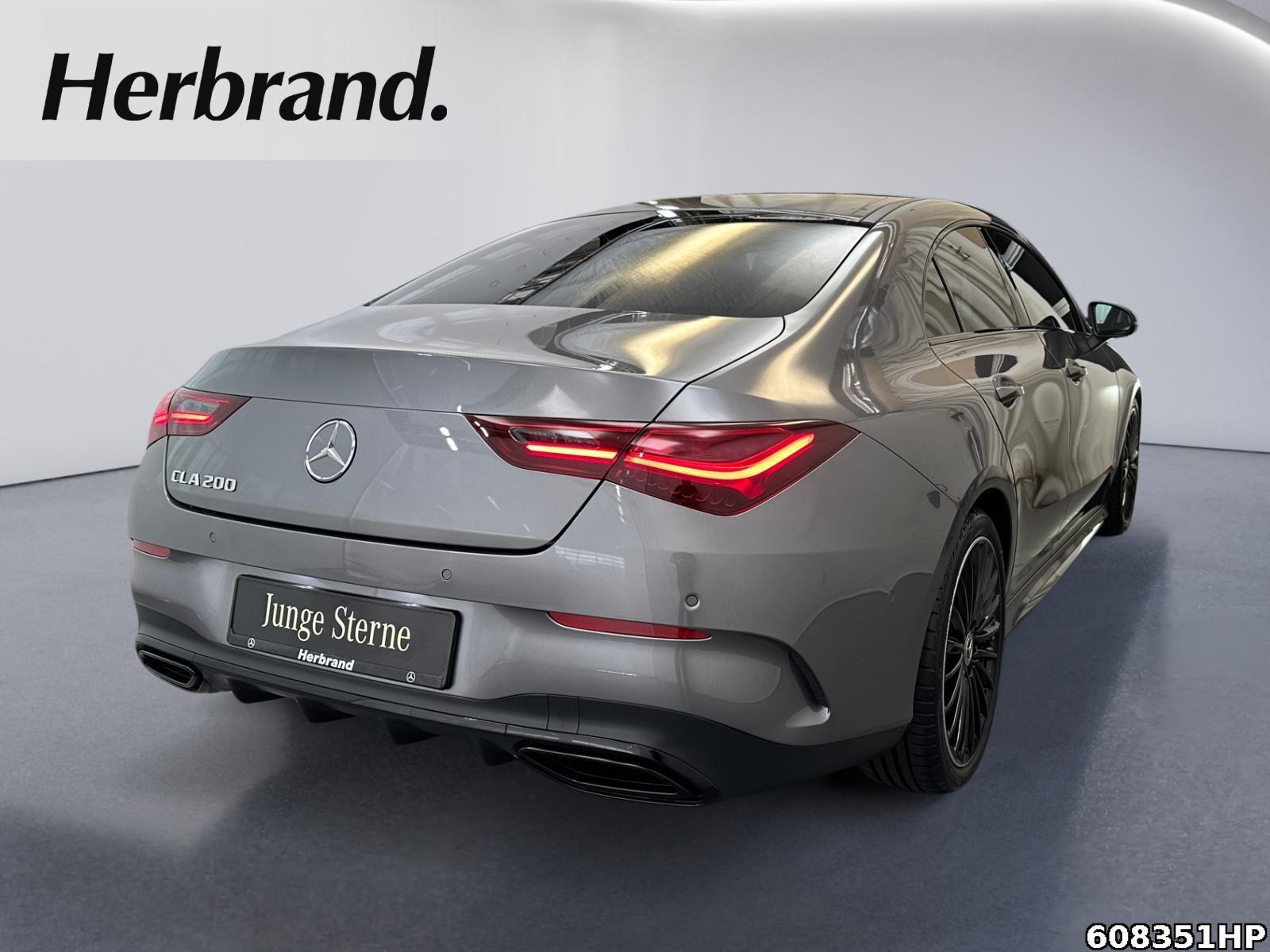 Fahrzeugabbildung Mercedes-Benz CLA 200 AMG DISTRONIC Night-Paket Rückfahrkamera