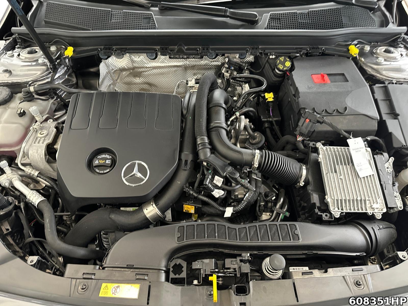 Fahrzeugabbildung Mercedes-Benz CLA 200 AMG DISTRONIC Night-Paket Rückfahrkamera