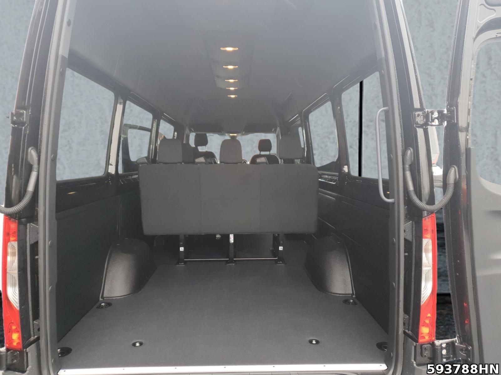 Fahrzeugabbildung Mercedes-Benz Sprinter 317 Tourer PRO L3H2 AHK*9-Sitz*Dachklim