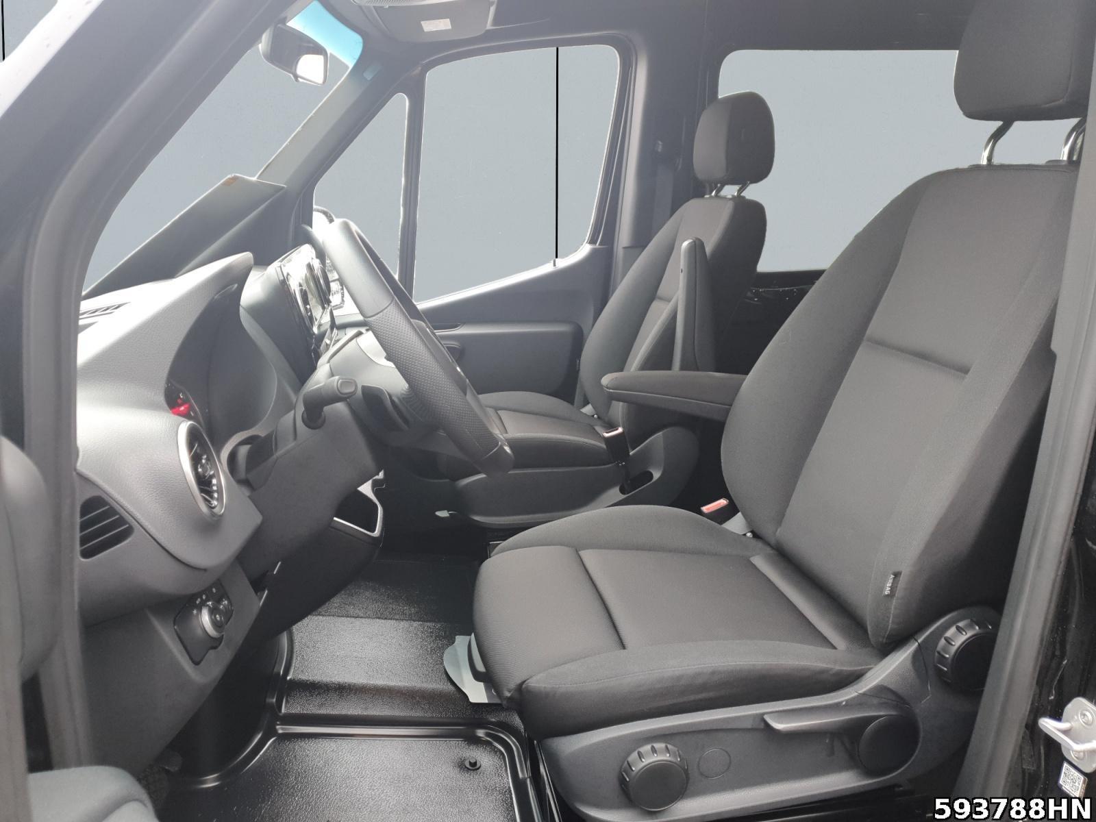 Fahrzeugabbildung Mercedes-Benz Sprinter 317 Tourer PRO L3H2 AHK*9-Sitz*Dachklim