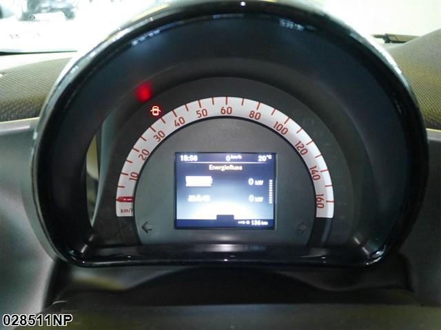 Fahrzeugabbildung Smart ForTwo EQ 22kW-LADER+LED+PANO+SITZHEIZUNG+NAVI++