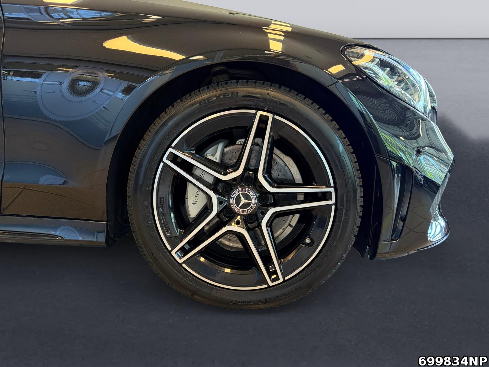 Fahrzeugabbildung Mercedes-Benz C 200 Coupé AMG Line Distronic Burmester Carplay
