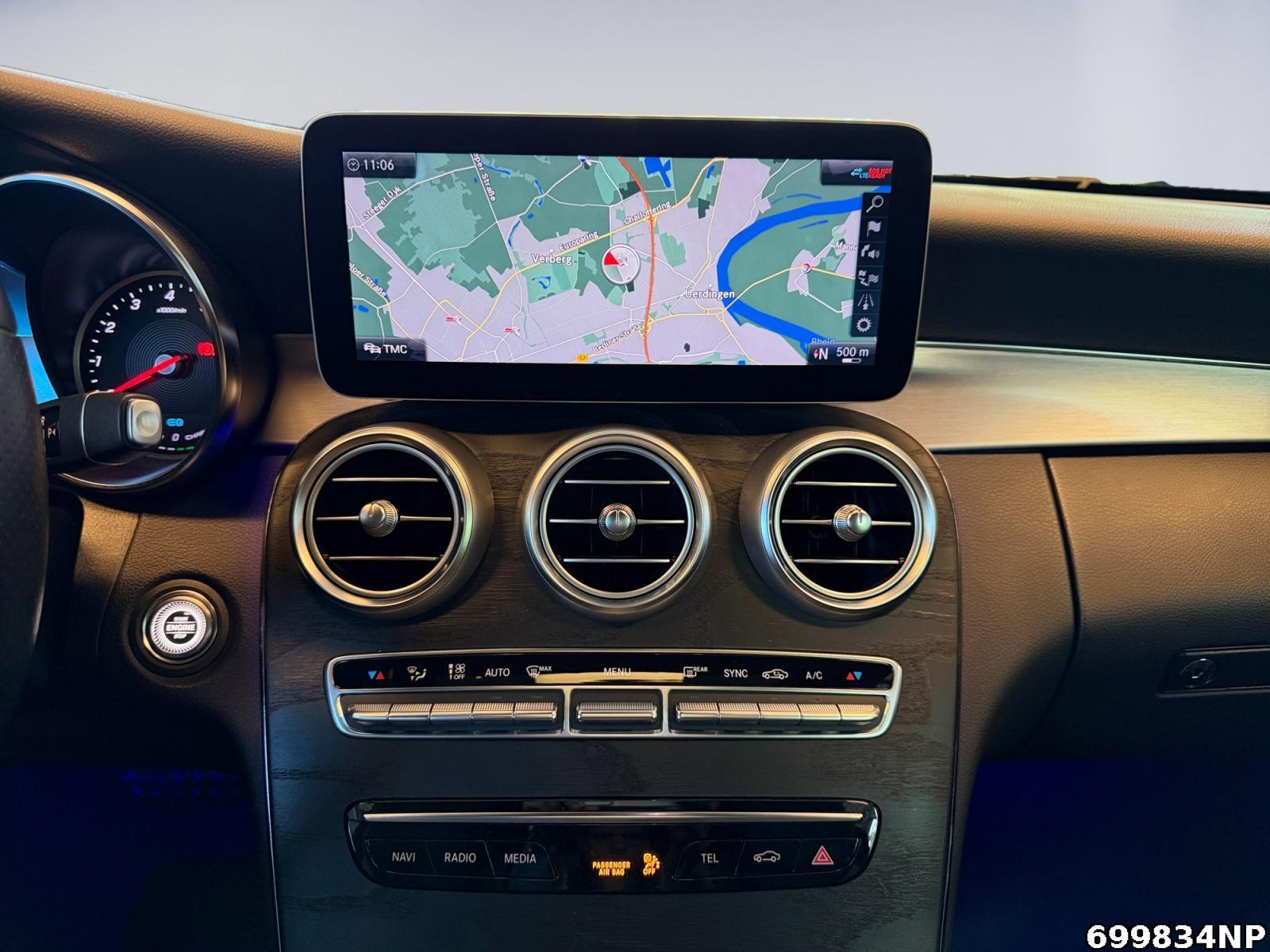 Fahrzeugabbildung Mercedes-Benz C 200 Coupé AMG Line Distronic Burmester Carplay