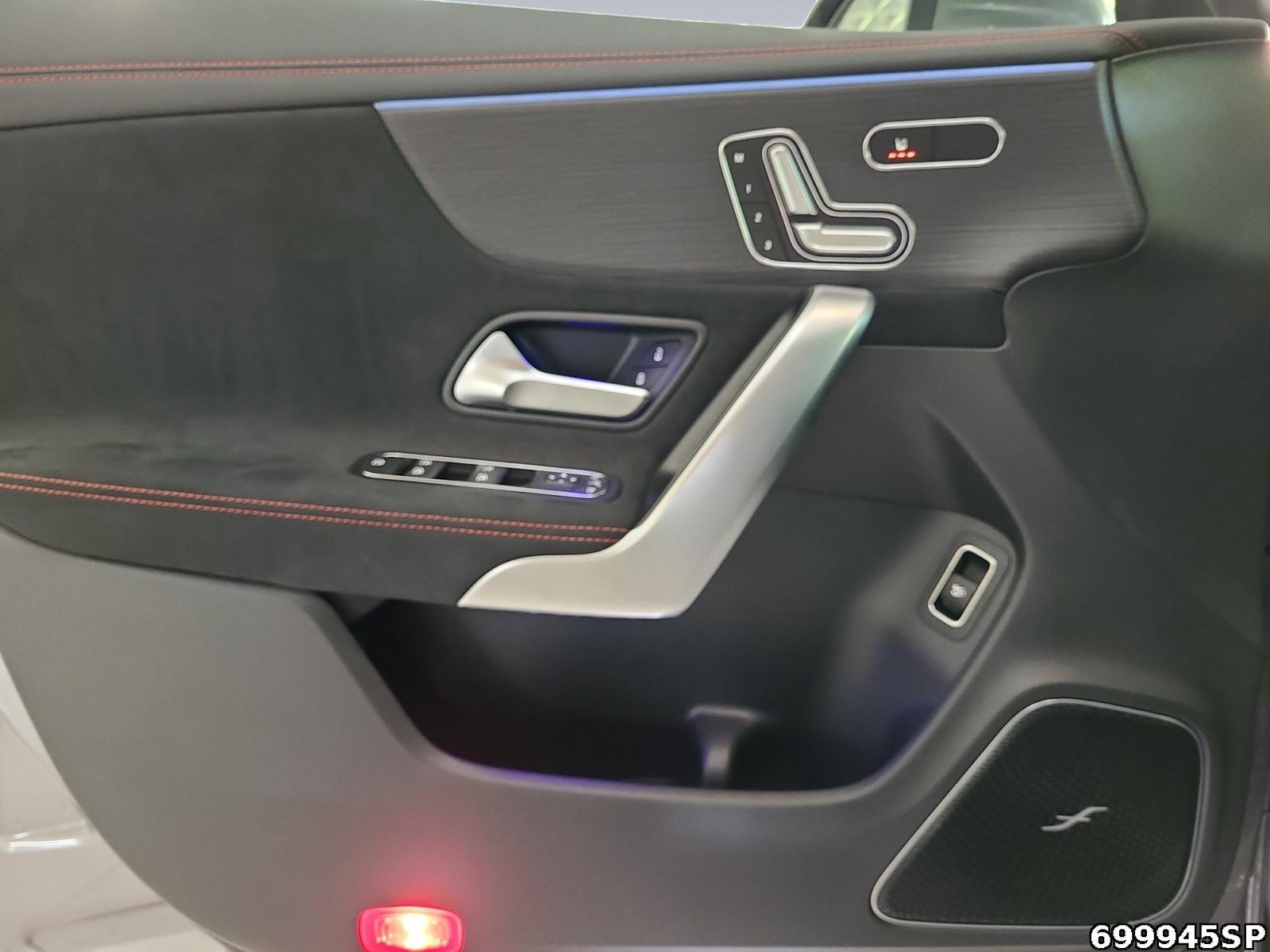 Fahrzeugabbildung Mercedes-Benz CLA 45 AMG S 4M+ Premium Plus Pano Burmester 360