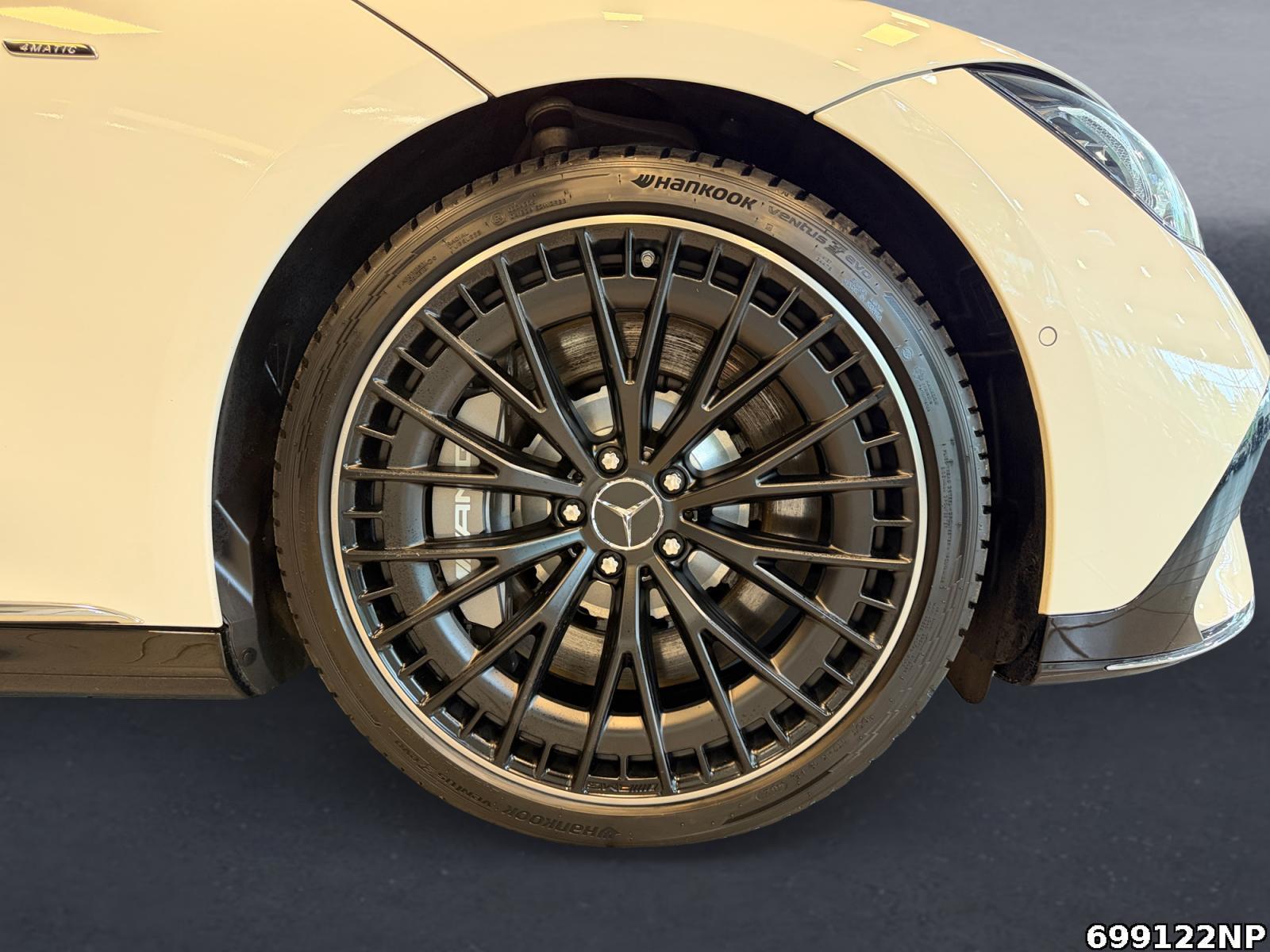 Fahrzeugabbildung Mercedes-Benz EQE 4M Airmatic Digital Distronic 360 21