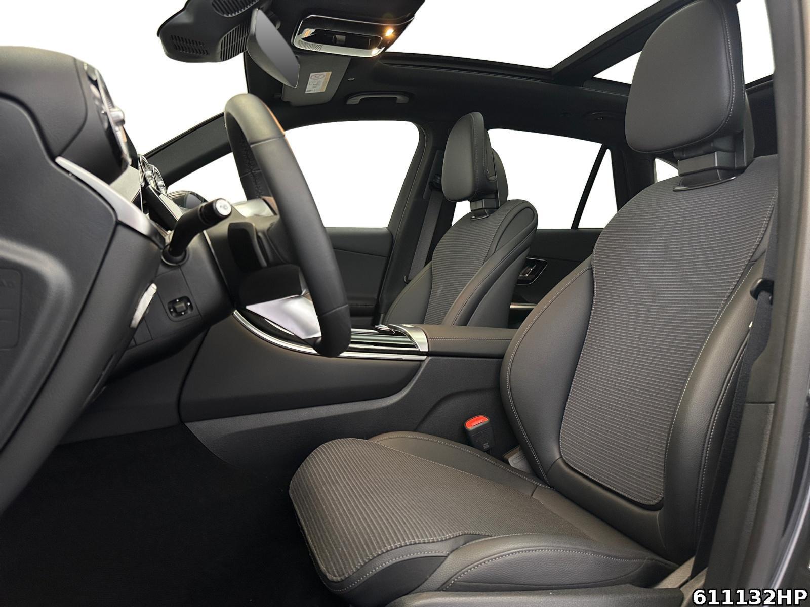 Fahrzeugabbildung Mercedes-Benz GLC 300 e 4M Avantgarde Pano AHK Digital-Light