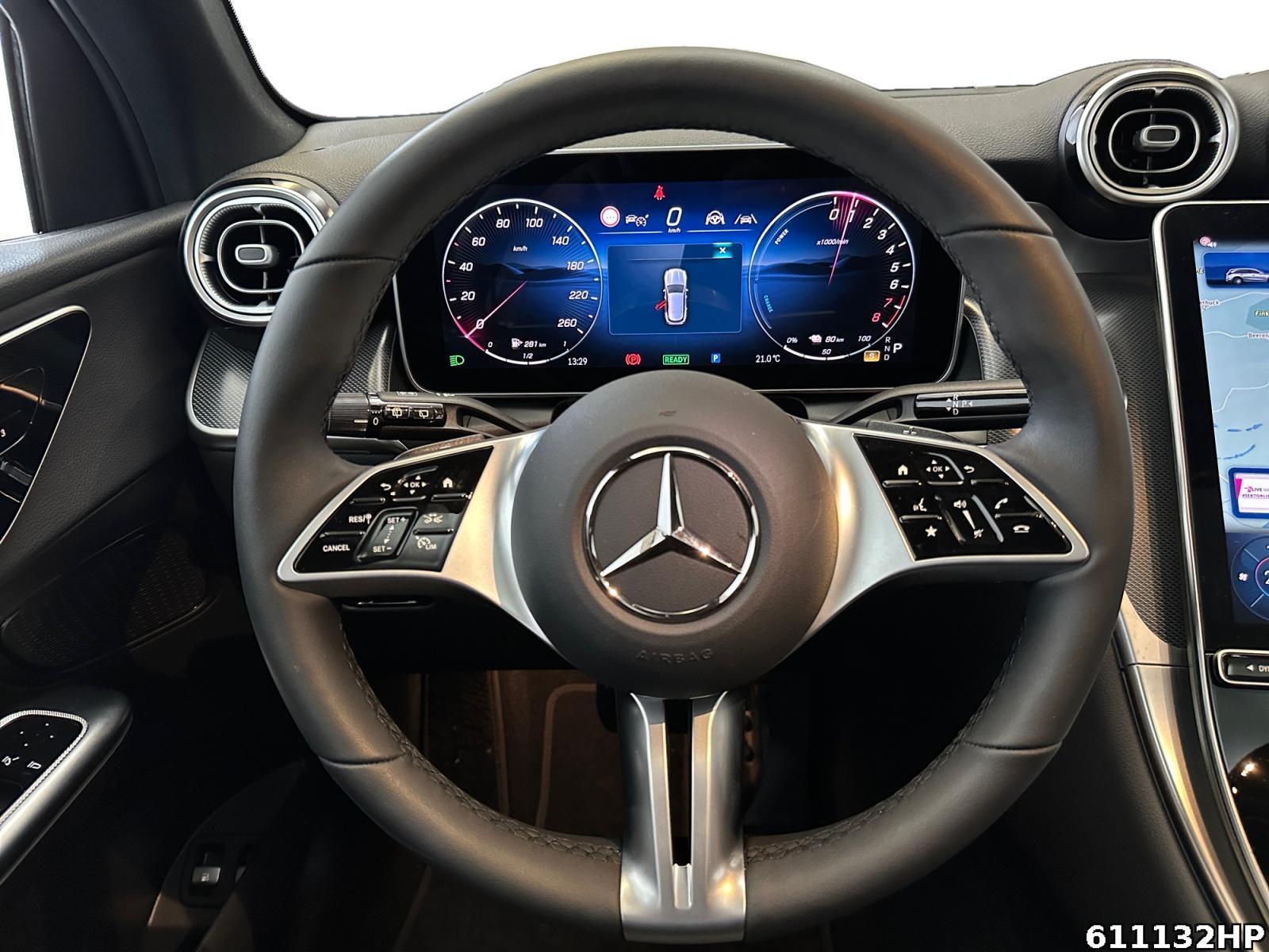 Fahrzeugabbildung Mercedes-Benz GLC 300 e 4M Avantgarde Pano AHK Digital-Light