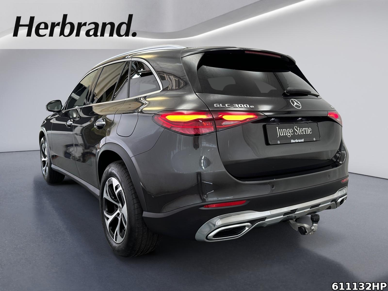 Fahrzeugabbildung Mercedes-Benz GLC 300 e 4M Avantgarde Pano AHK Digital-Light