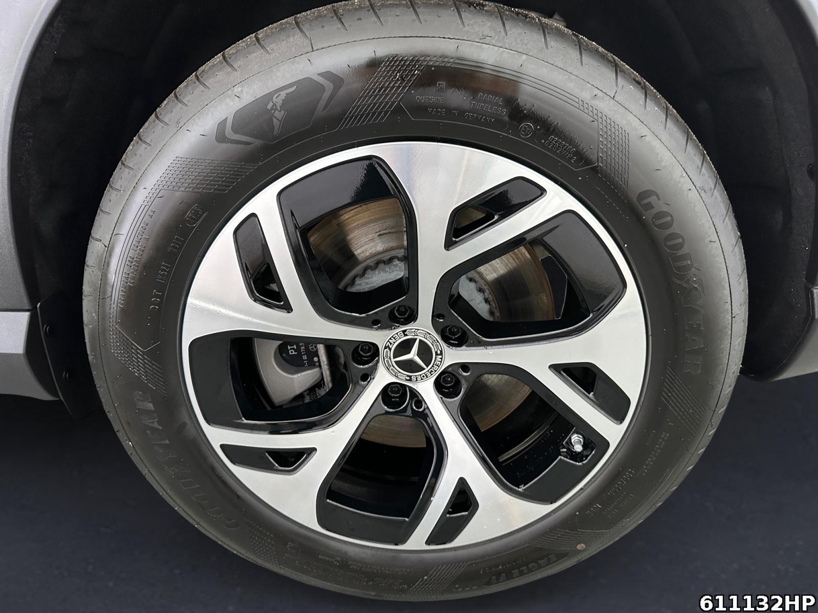 Fahrzeugabbildung Mercedes-Benz GLC 300 e 4M Avantgarde Pano AHK Digital-Light