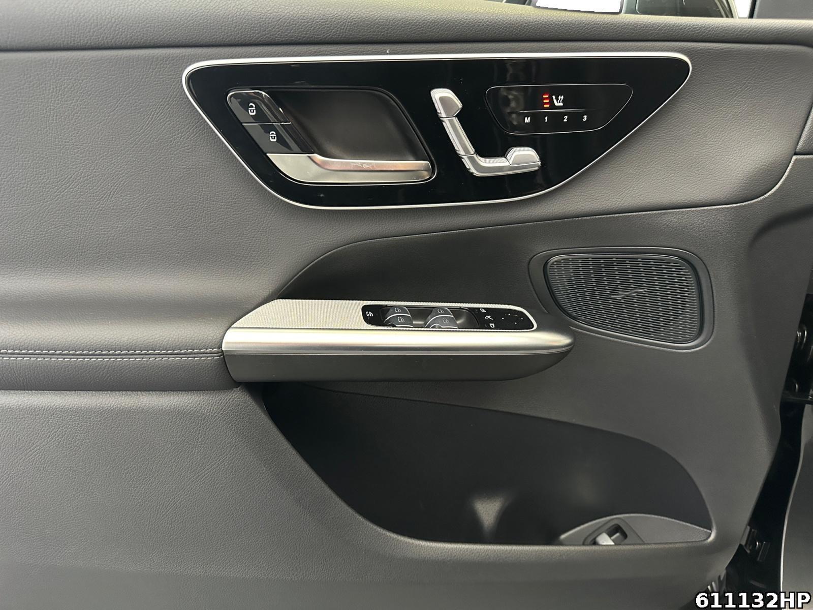 Fahrzeugabbildung Mercedes-Benz GLC 300 e 4M Avantgarde Pano AHK Digital-Light