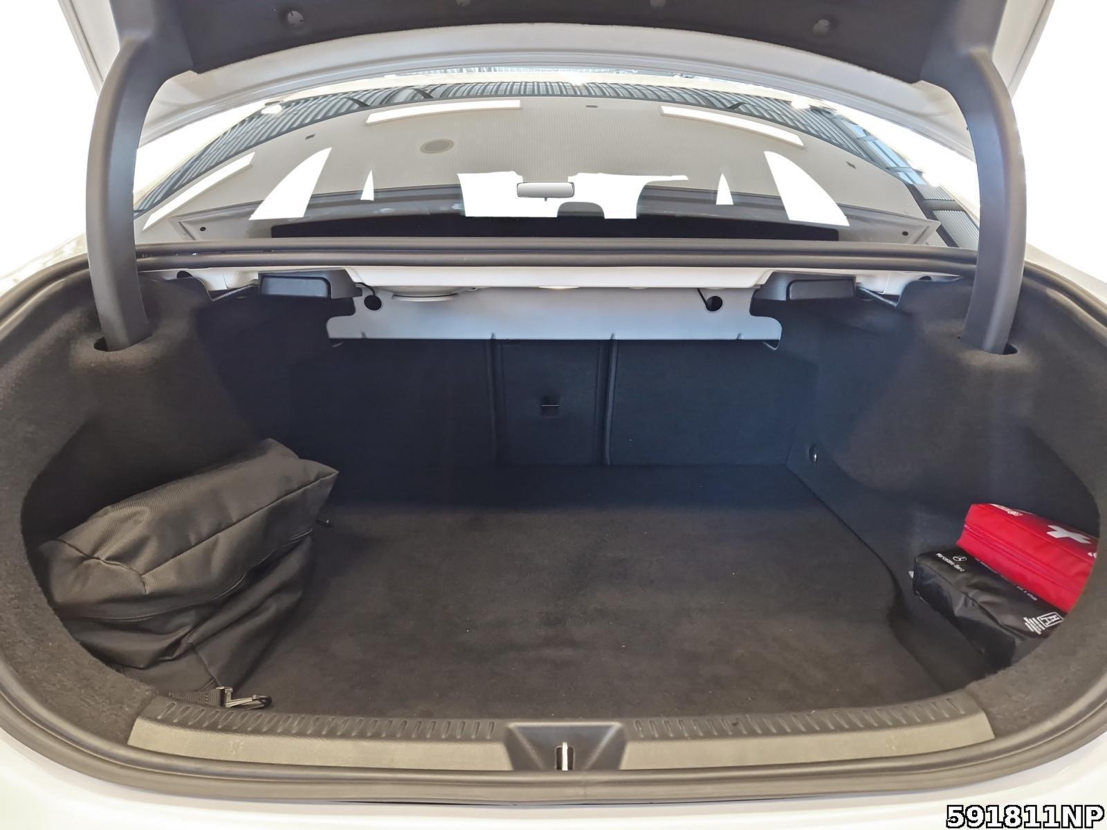 Fahrzeugabbildung Mercedes-Benz A 250 Limousine AMG Night LED Kamera 18