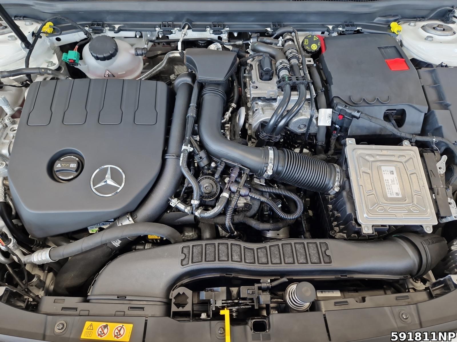 Fahrzeugabbildung Mercedes-Benz A 250 Limousine AMG Night LED Kamera 18