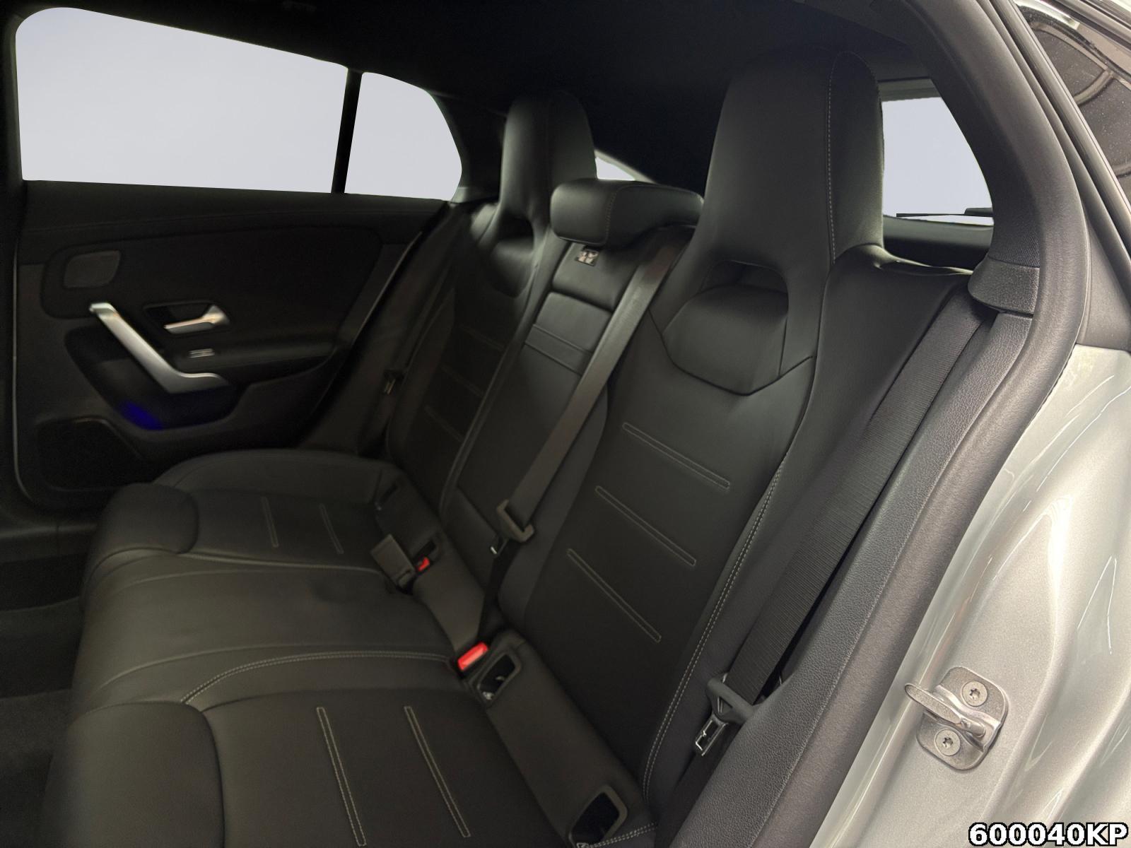 Fahrzeugabbildung Mercedes-Benz CLA 180 Shooting Brake AMG