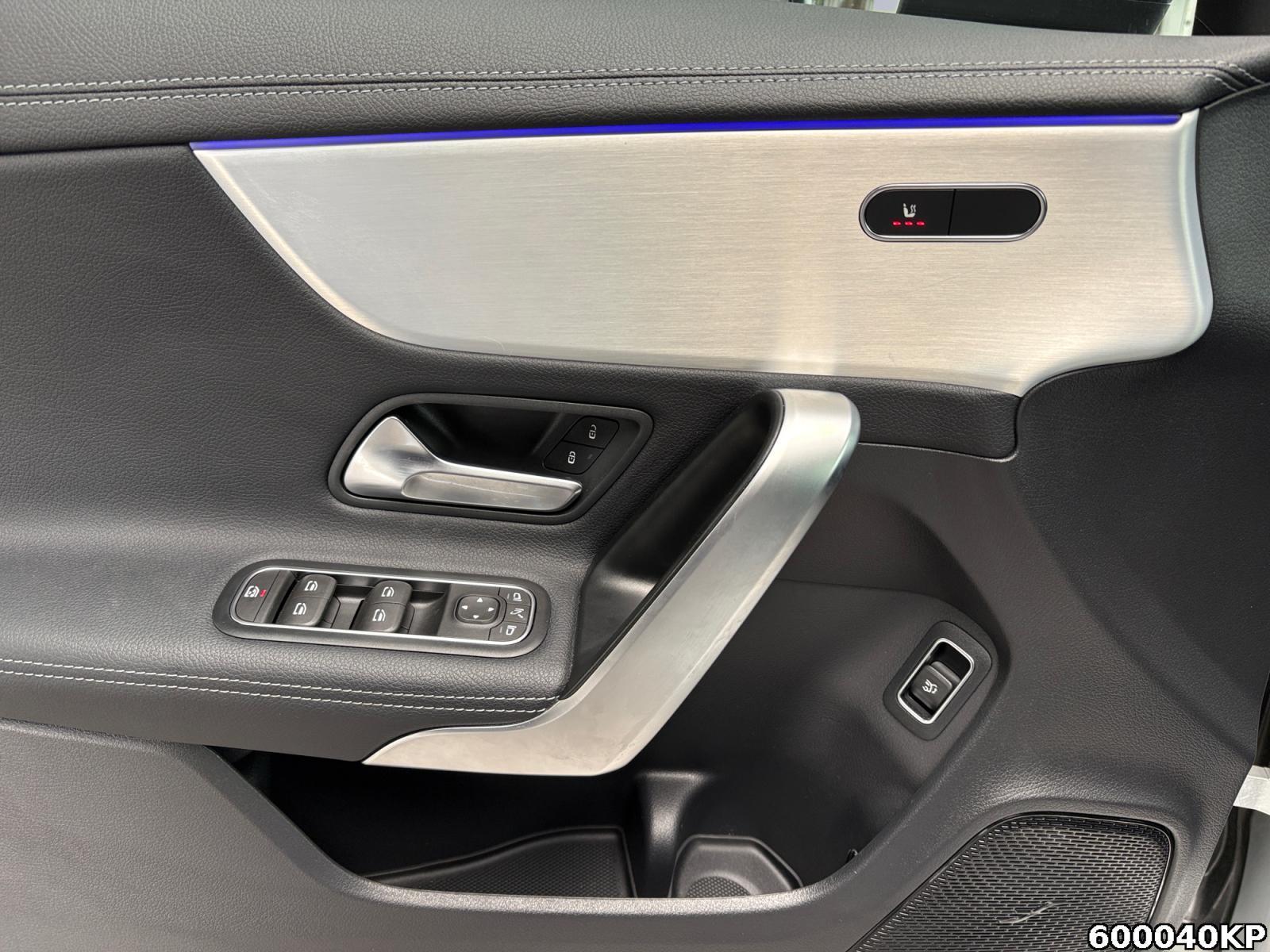Fahrzeugabbildung Mercedes-Benz CLA 180 Shooting Brake AMG