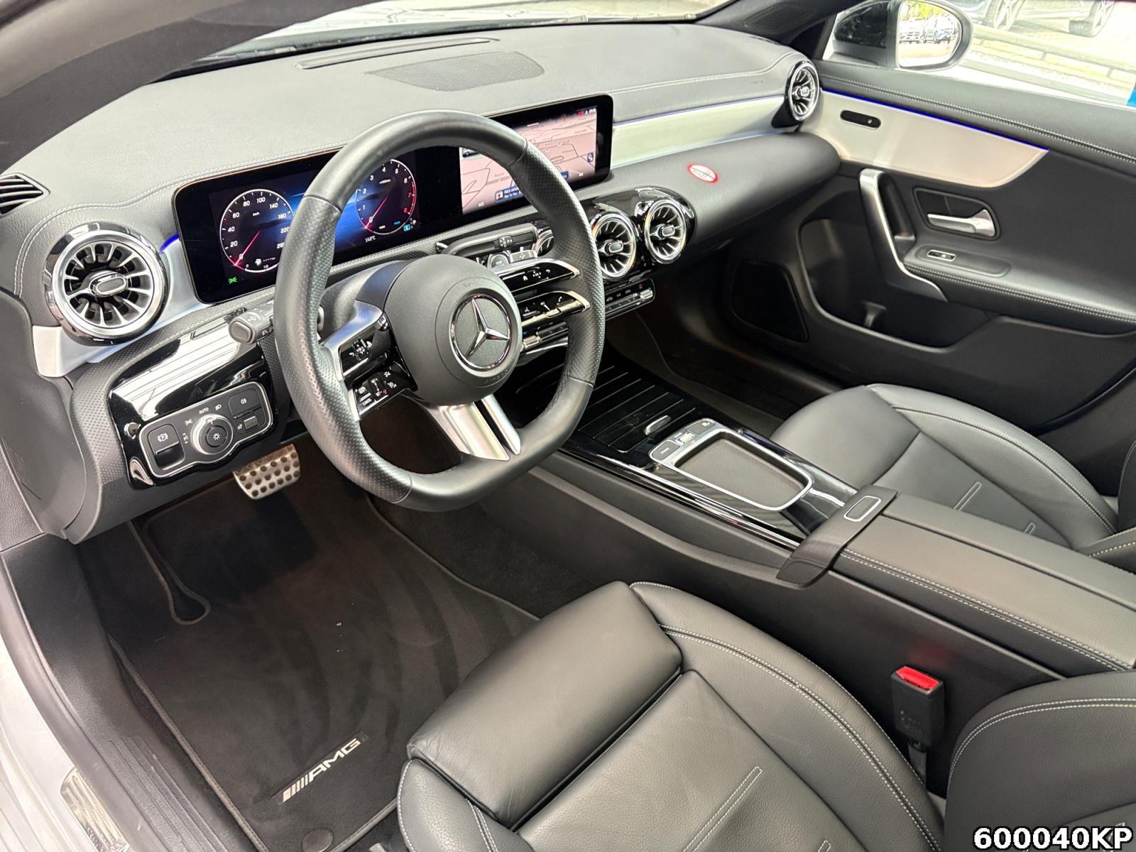 Fahrzeugabbildung Mercedes-Benz CLA 180 Shooting Brake AMG