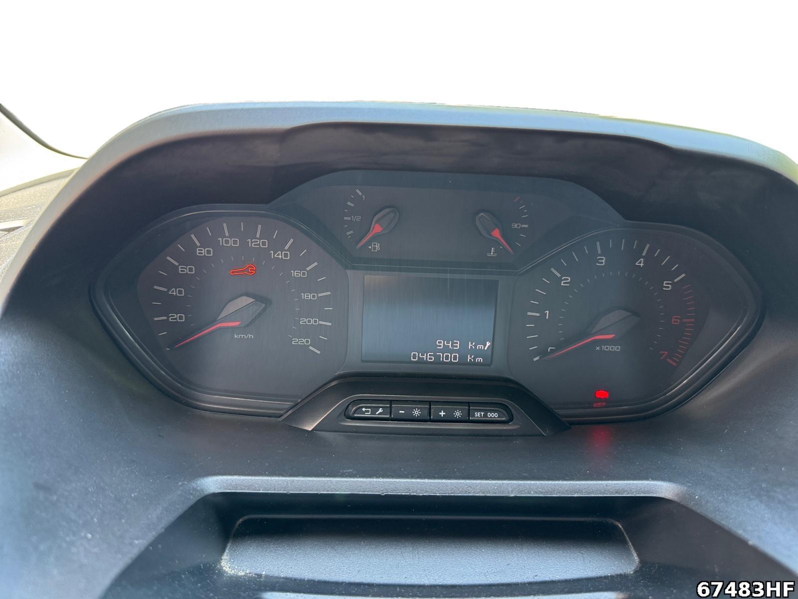 Fahrzeugabbildung Peugeot Partner 1.2 PureTech 110, Pro L1