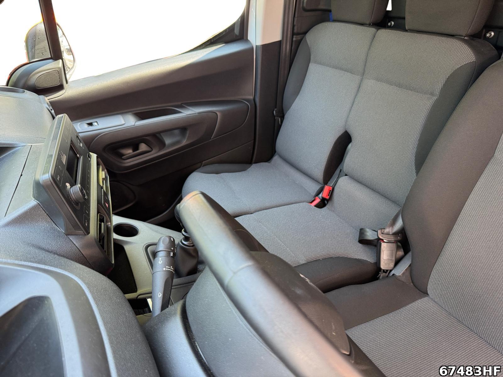Fahrzeugabbildung Peugeot Partner 1.2 PureTech 110, Pro L1