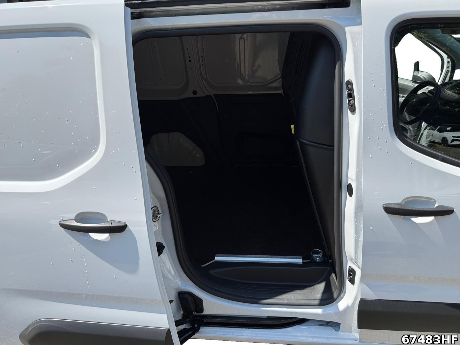 Fahrzeugabbildung Peugeot Partner 1.2 PureTech 110, Pro L1