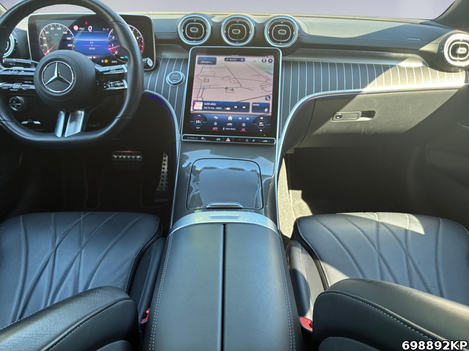 Fahrzeugabbildung Mercedes-Benz C 300 AMG Night AHK Digital-Light Fahrassistenz+