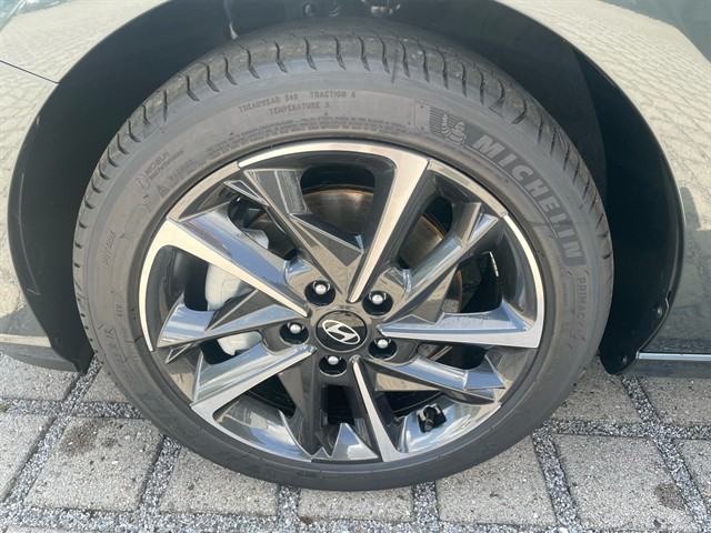 Fahrzeugabbildung Hyundai i30 Kombi ADVANTAGE