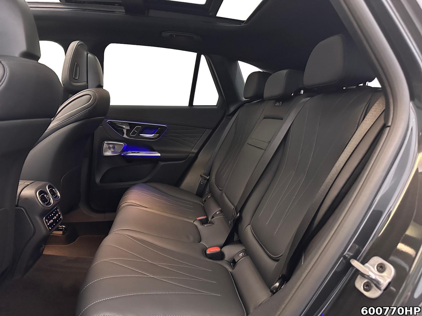 Fahrzeugabbildung Mercedes-Benz GLC 220 AMG Night PanoSD AHK HUD KeylessGO 360°
