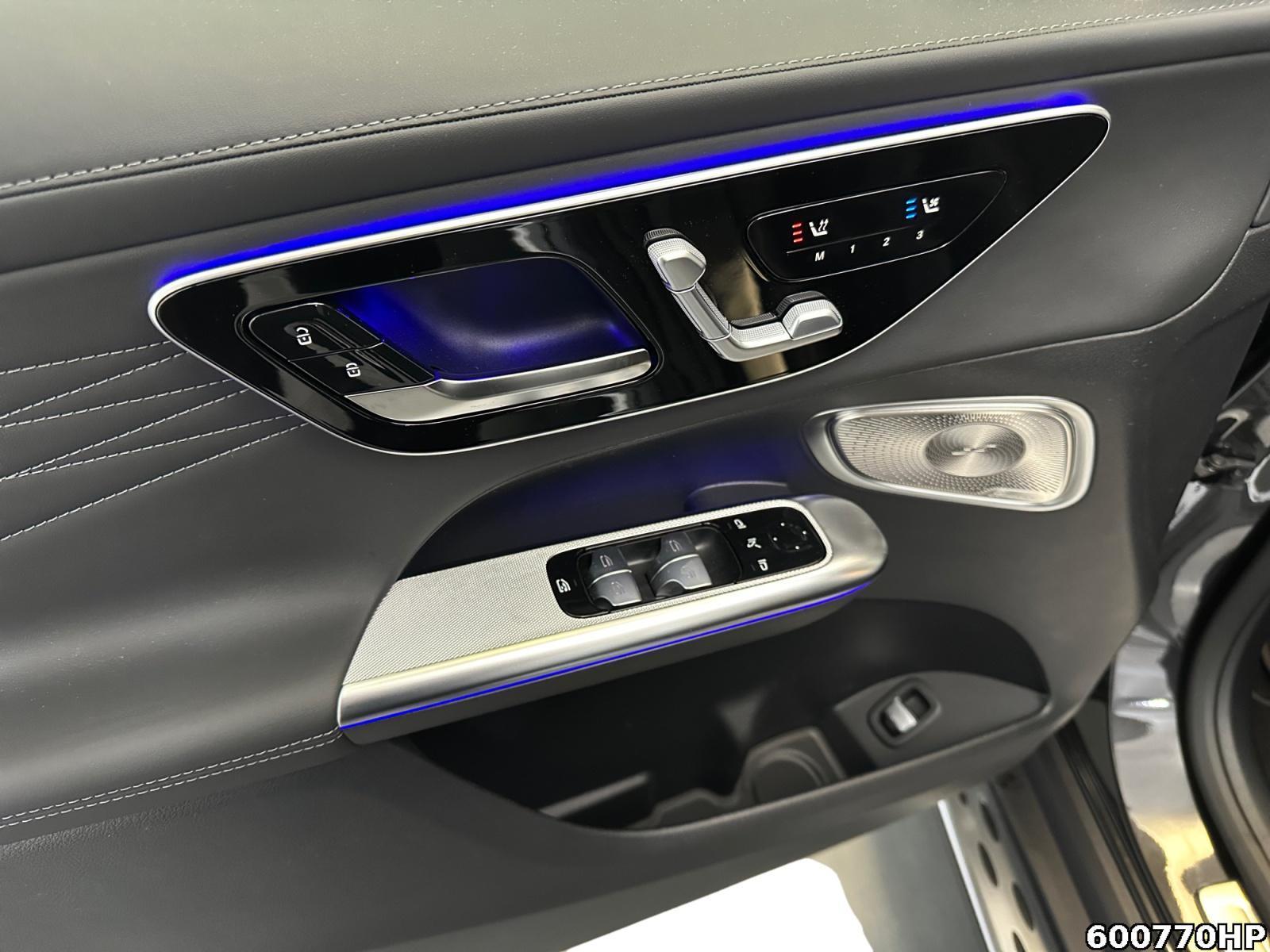 Fahrzeugabbildung Mercedes-Benz GLC 220 AMG Night PanoSD AHK HUD KeylessGO 360°