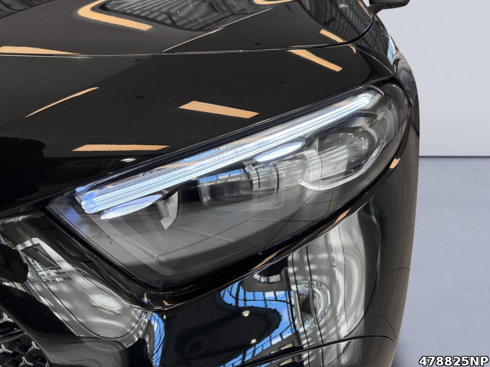 Fahrzeugabbildung Mercedes-Benz A 200 Kompaktlimousine AMG+NIGHT+MULTI+360°+19
