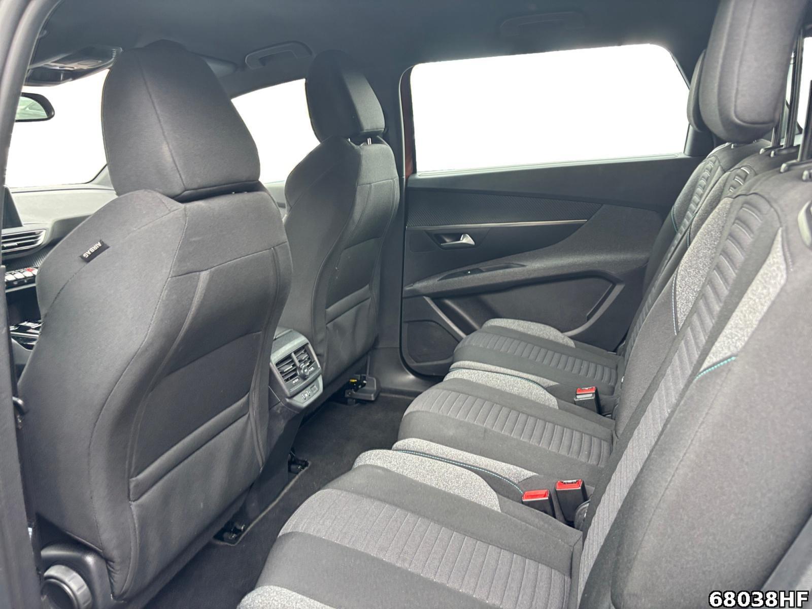 Fahrzeugabbildung Peugeot 5008 Active Pack +7SITZER+CARPLAY+KEYLESS+LED+