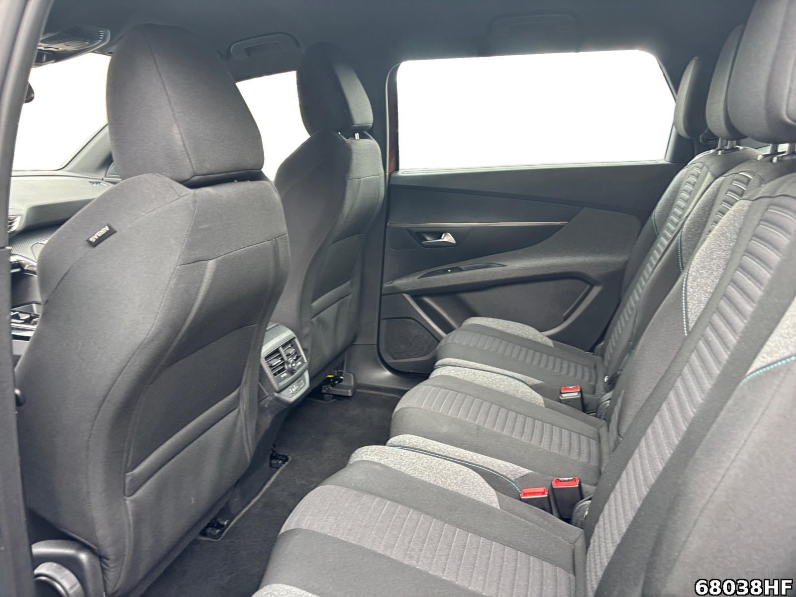 Fahrzeugabbildung Peugeot 5008 Active Pack +7SITZER+CARPLAY+KEYLESS+LED+