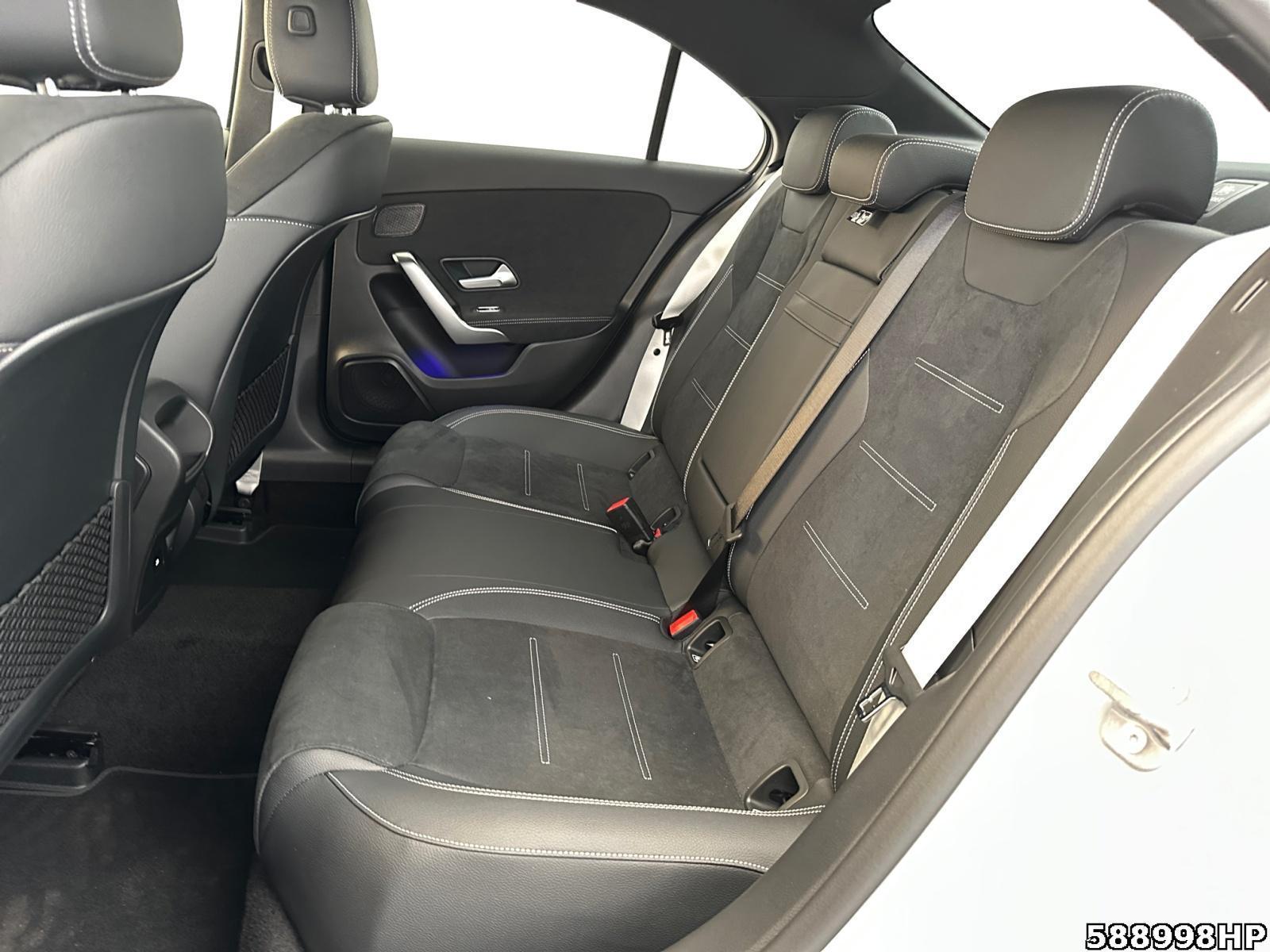 Fahrzeugabbildung Mercedes-Benz A 200 Limousine +AMG+AHK+NIGHT+STANDHZG+ADVANCED