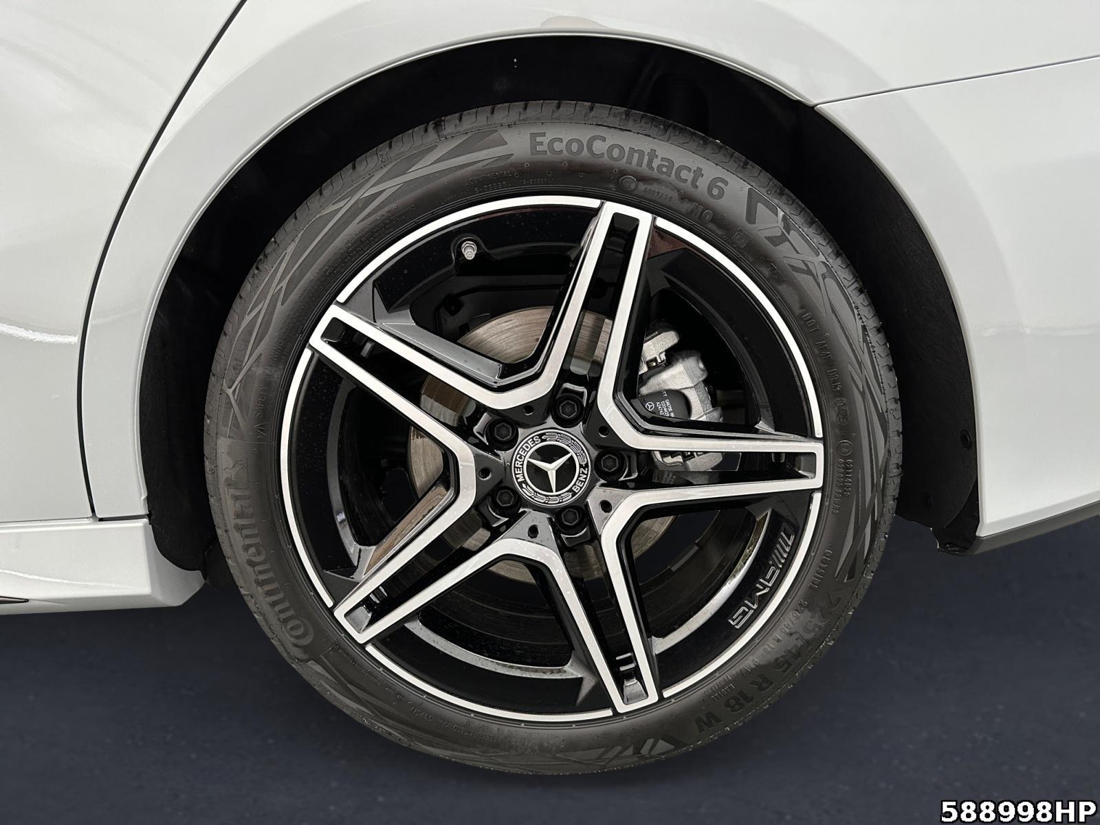 Fahrzeugabbildung Mercedes-Benz A 200 Limousine +AMG+AHK+NIGHT+STANDHZG+ADVANCED