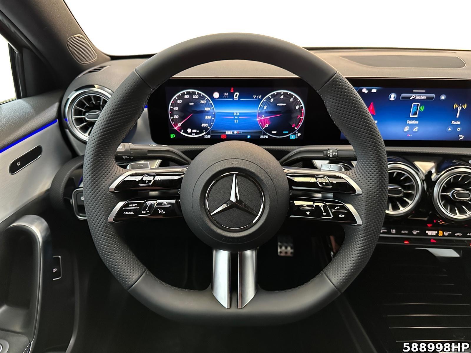 Fahrzeugabbildung Mercedes-Benz A 200 Limousine +AMG+AHK+NIGHT+STANDHZG+ADVANCED
