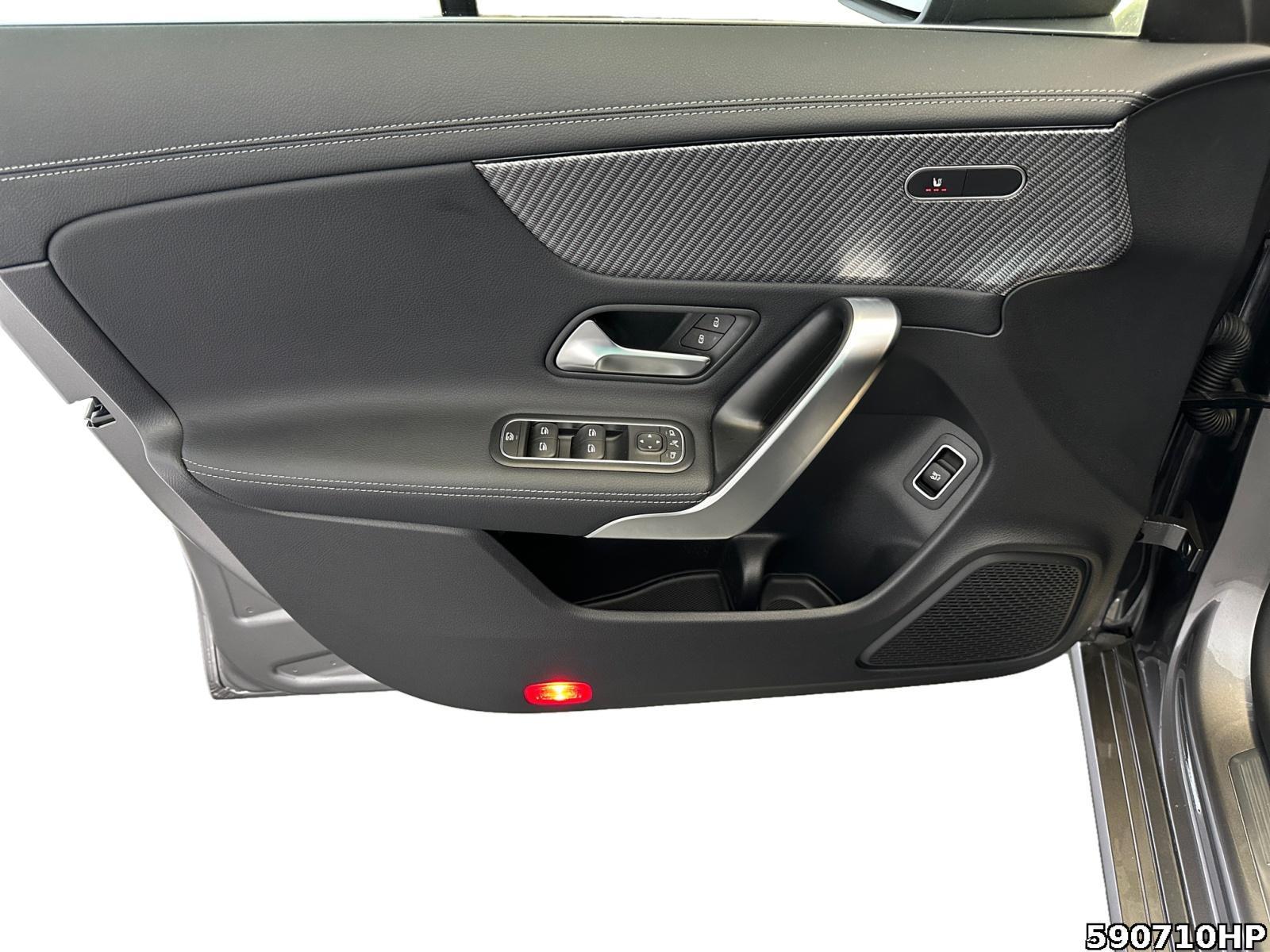 Fahrzeugabbildung Mercedes-Benz CLA 180 Shooting Brake Progressive AHK. Rückfk.