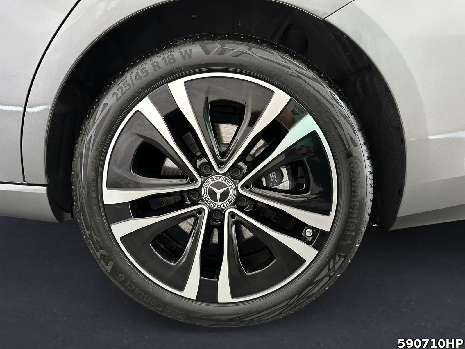 Fahrzeugabbildung Mercedes-Benz CLA 180 Shooting Brake Progressive AHK. Rückfk.