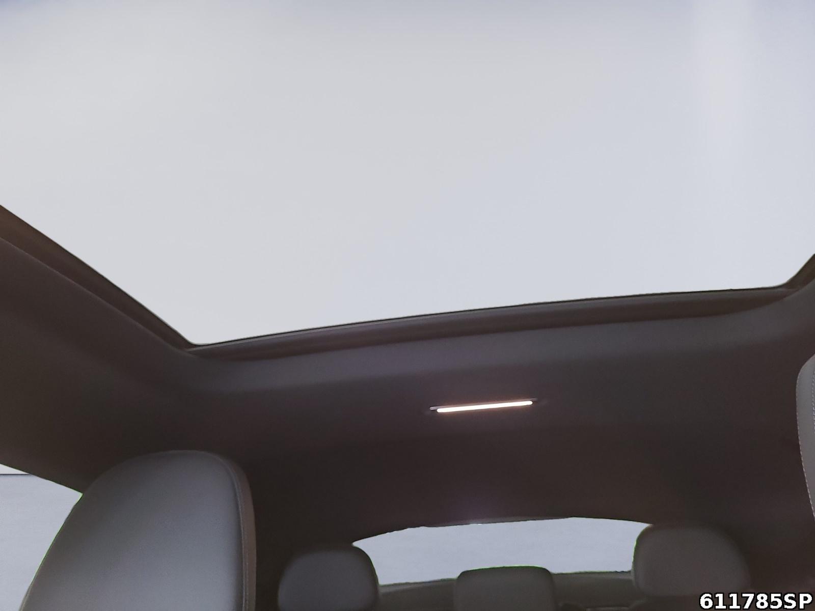 Fahrzeugabbildung Mercedes-Benz GLC 300 4M AMG Coupé PanoAHKNight Digital Light