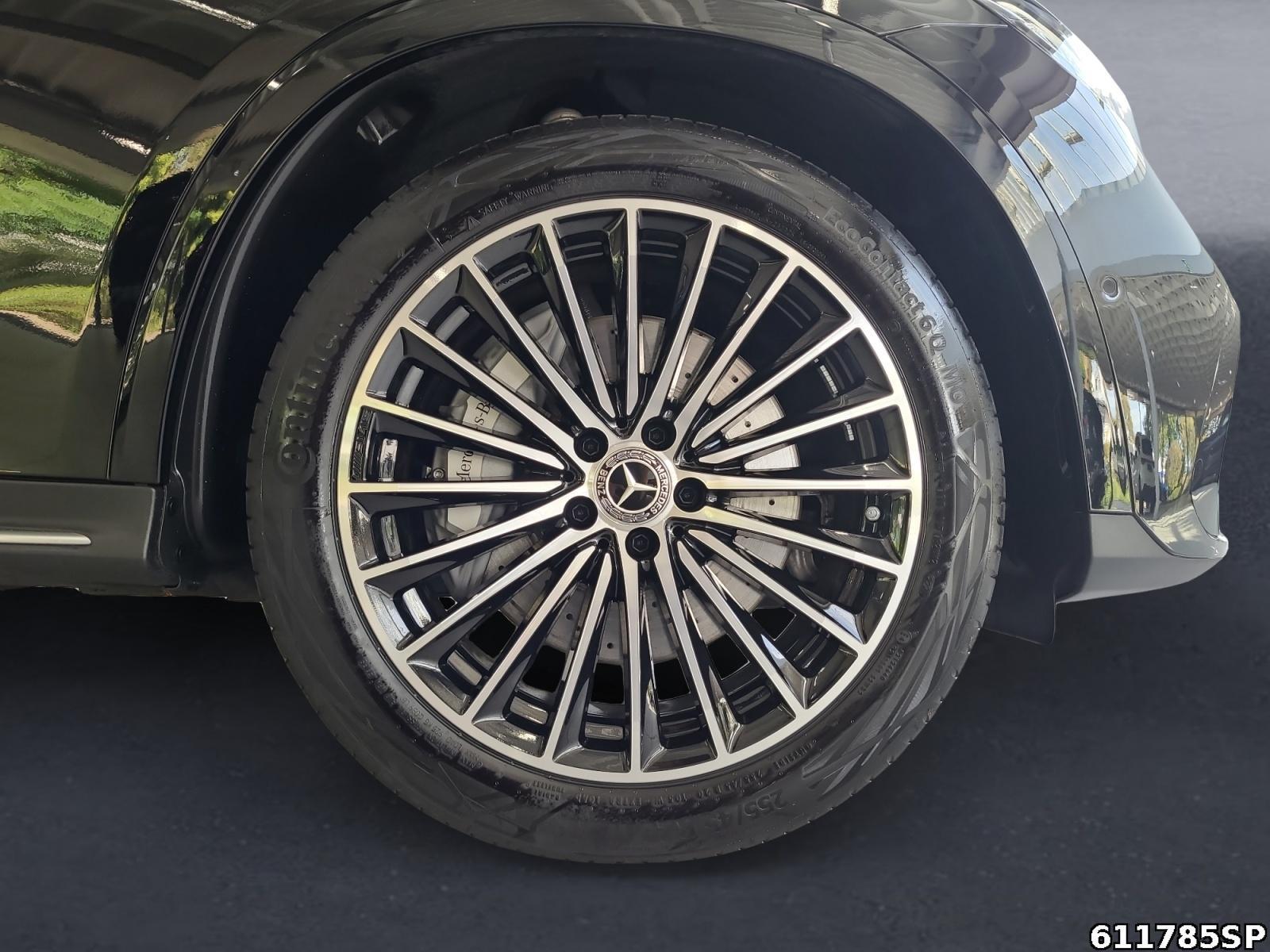 Fahrzeugabbildung Mercedes-Benz GLC 300 4M AMG Coupé PanoAHKNight Digital Light