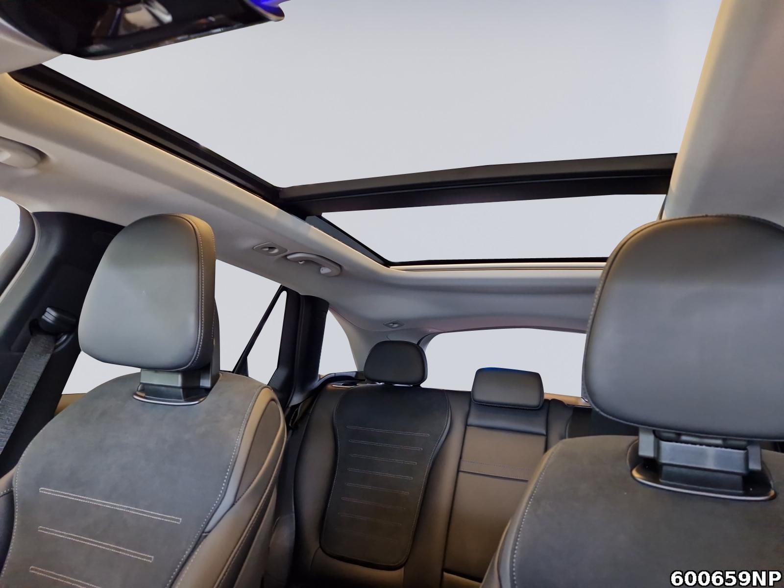 Fahrzeugabbildung Mercedes-Benz GLC 300 de 4M AMG Pano AHK DIGITAL LIGHT Memory