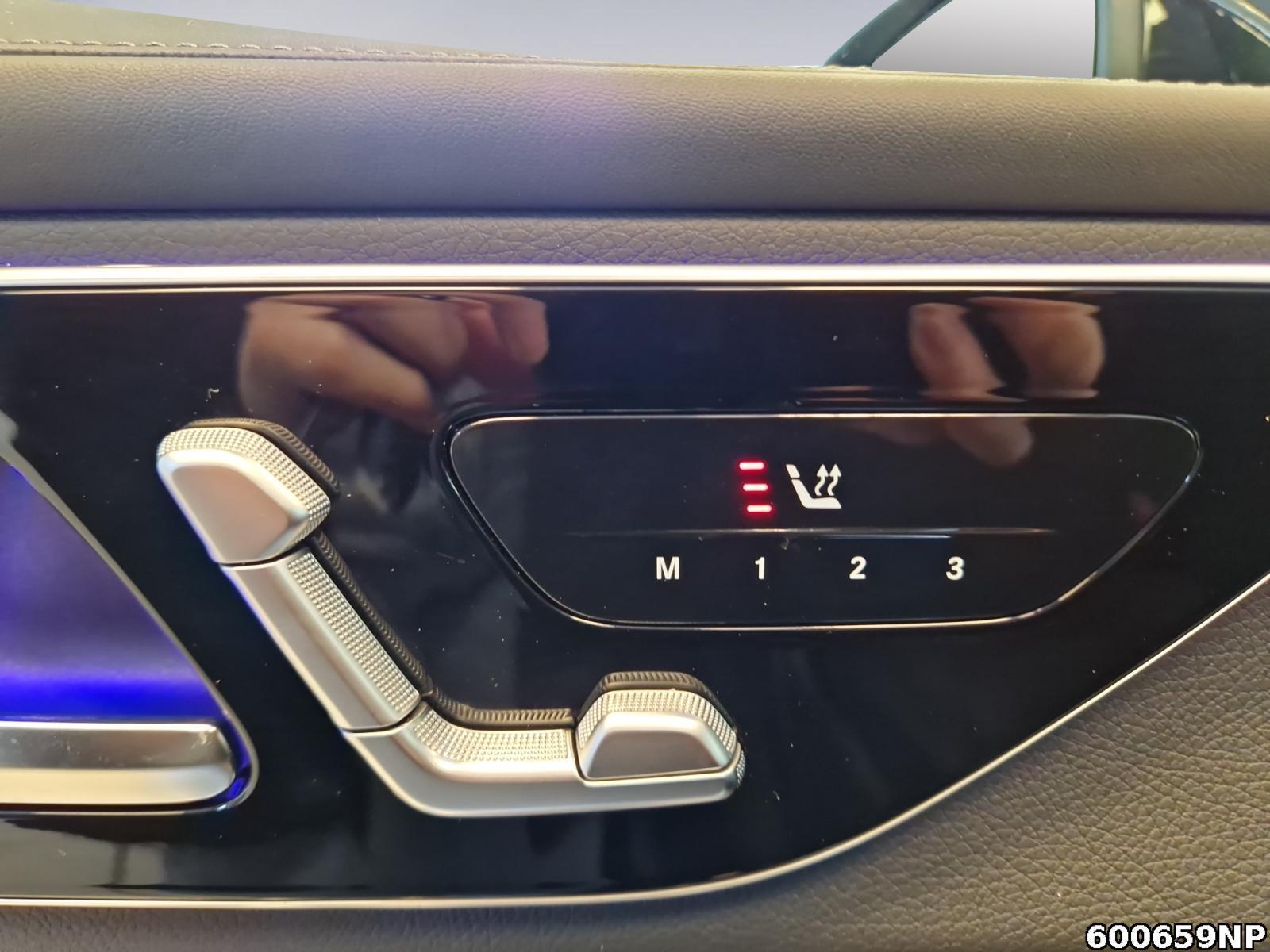 Fahrzeugabbildung Mercedes-Benz GLC 300 de 4M AMG Pano AHK DIGITAL LIGHT Memory