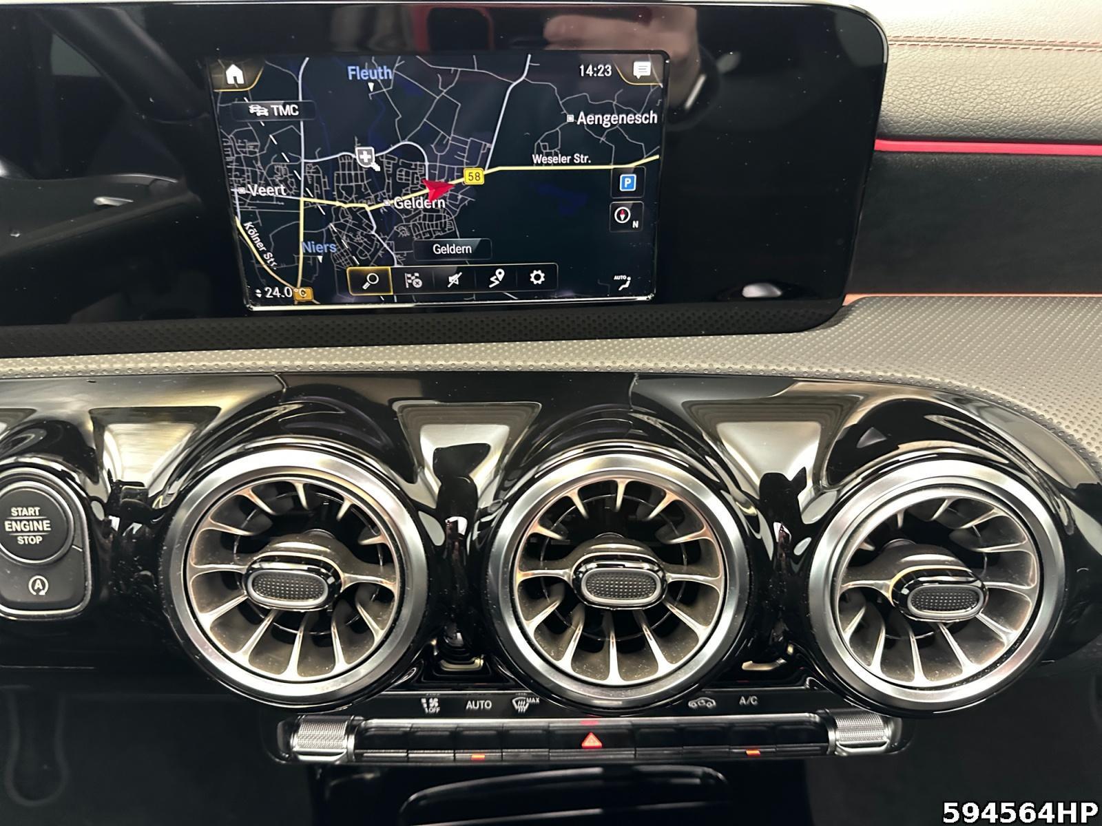 Fahrzeugabbildung Mercedes-Benz CLA 200 Shooting Brake AMG Night Panorama Ambiente Soundsys