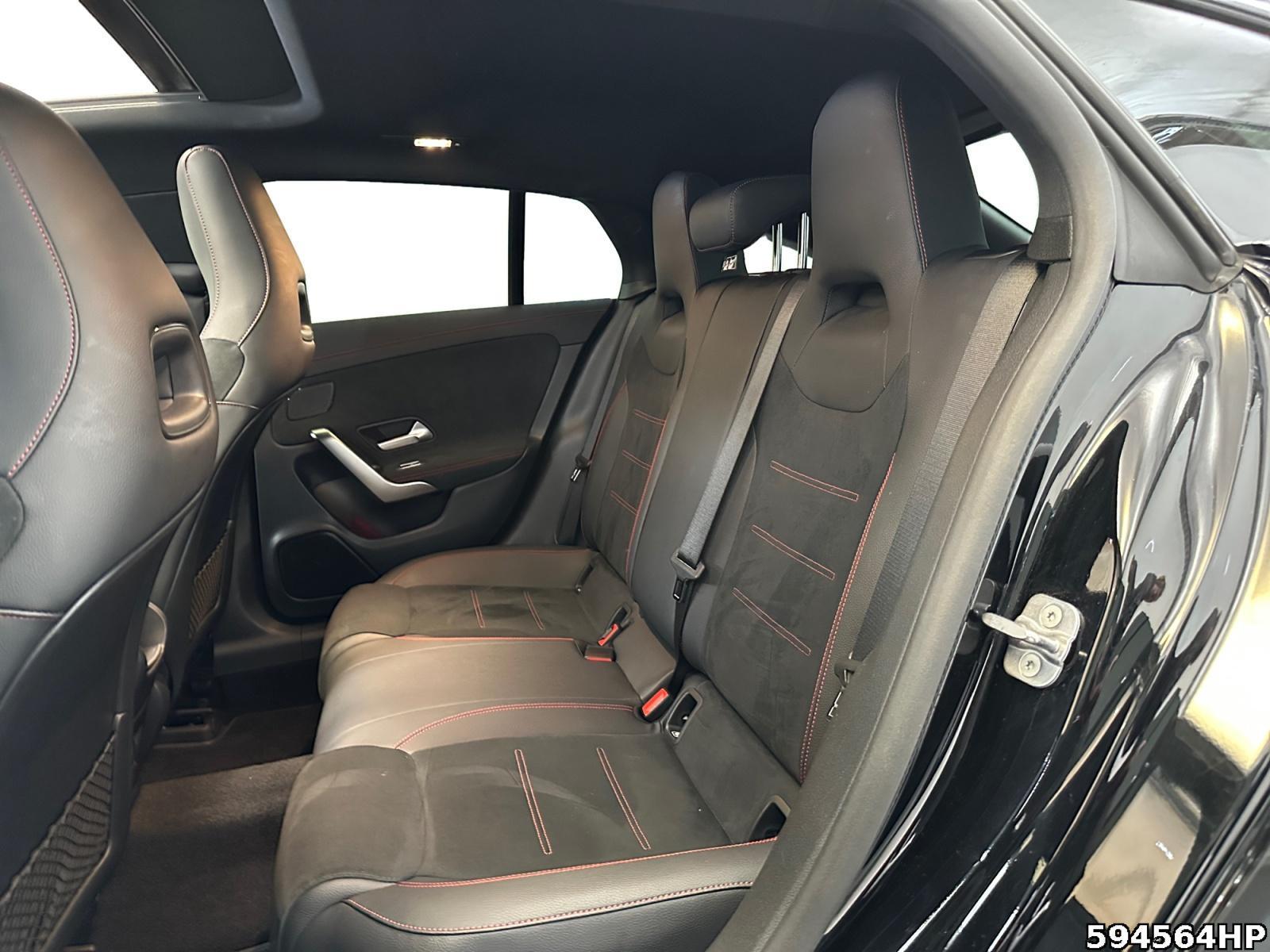 Fahrzeugabbildung Mercedes-Benz CLA 200 Shooting Brake AMG Night Panorama Ambiente Soundsys